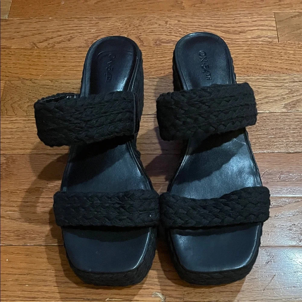 On 34th size 10 Chic Black Wedge Sandals new without the box